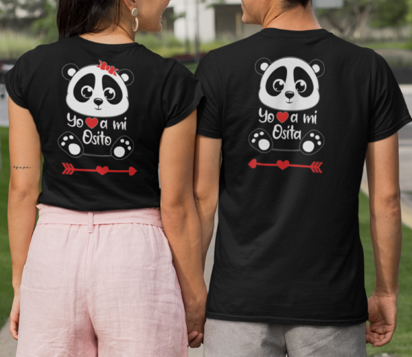 Este Día de San Valentín, luce increíble con nuestras juegos de playeras para Él y Ella con exclusivos y elegantes estampados que pueden ir en la espalda o pecho.