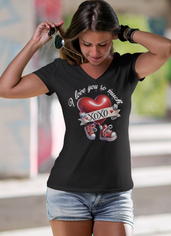 Este Día de San Valentín, luce increíble con nuestras playeras de algodón 100% con exclusivos y elegantes estampados que enamoran.