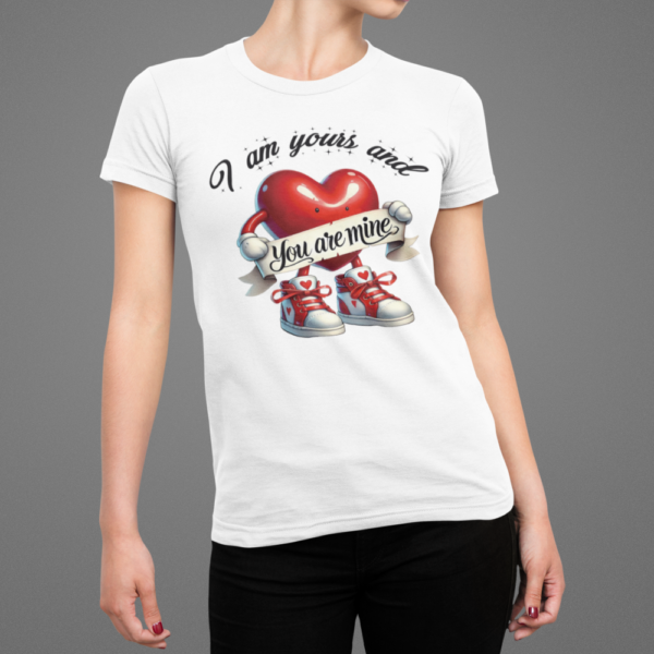 Este Día de San Valentín, luce increíble con nuestras playeras de algodón 100% con exclusivos y elegantes estampados que enamoran.