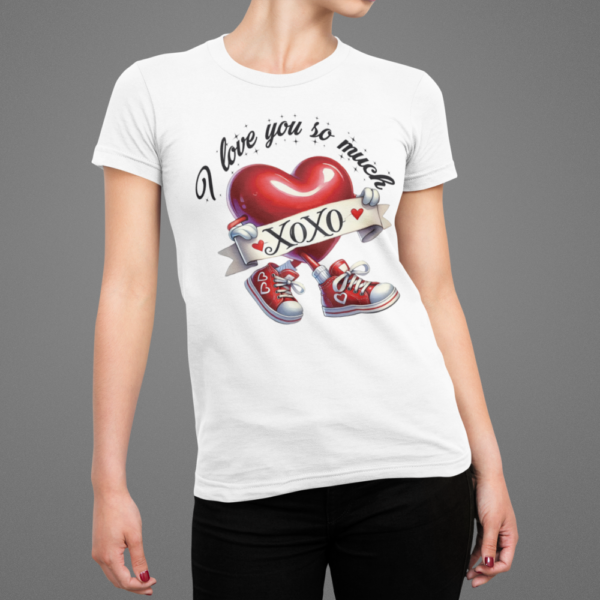 Este Día de San Valentín, luce increíble con nuestras playeras de algodón 100% con exclusivos y elegantes estampados que enamoran.