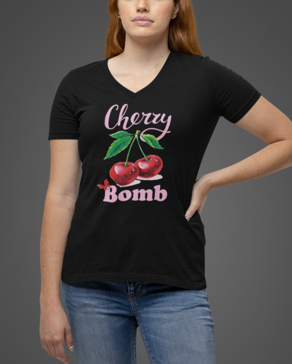 Playera Dama 100% Algodón de Alta Calidad, Cuello Redondo y Cuello "V", en colores Blanco y Negro con impresionante estampado.