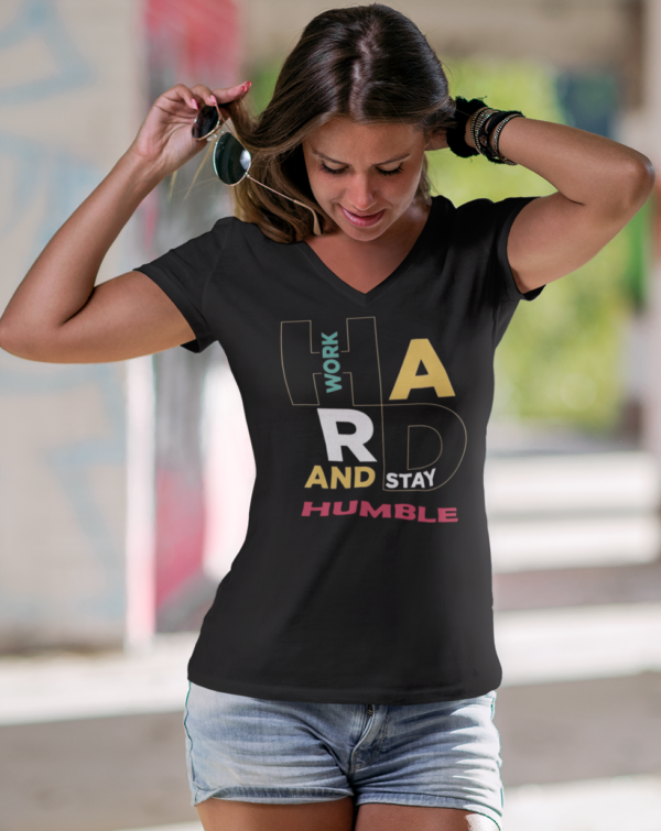 mockup-featuring-a-woman-wearing-a-customizable-v-neck-t-shirt-3688-el1 (11) Playera Dama 100% Algodón de Alta Calidad, Cuello "V" y Redondo en diferentes colores e impresionante estampado.