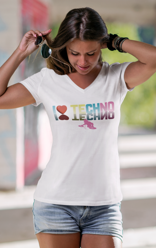 mockup-featuring-a-woman-wearing-a-customizable-v-neck-t-shirt-3688-el1 (54) Playera Dama 100% Algodón de Alta Calidad, Cuello "V" y Redondo en diferentes colores e impresionante estampado.