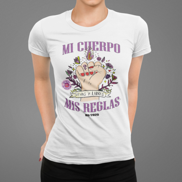 t-shirt-mockup-featuring-a-woman-with-hands-on-her-back-at-a-studio-89-el (12) Este Día Internacional de la Mujer, levanta la voz y luce increíble con nuestras playeras de algodón 100% con exclusivos estampados.