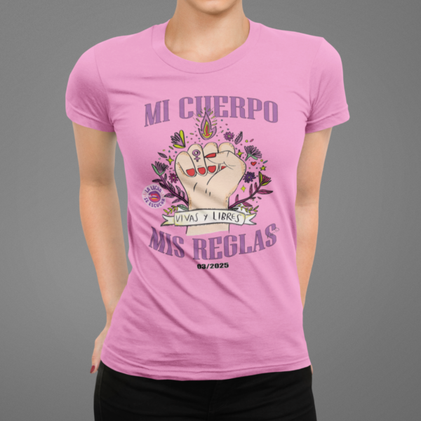 t-shirt-mockup-featuring-a-woman-with-hands-on-her-back-at-a-studio-89-el (13) Este Día Internacional de la Mujer, levanta la voz y luce increíble con nuestras playeras de algodón 100% con exclusivos estampados.