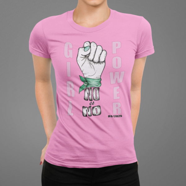 t-shirt-mockup-featuring-a-woman-with-hands-on-her-back-at-a-studio-89-el (21) Este Día Internacional de la Mujer, levanta la voz y luce increíble con nuestras playeras de algodón 100% con exclusivos estampados.