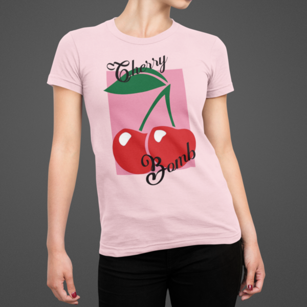 t-shirt-mockup-of-a-woman-posing-with-cropped-face-87-el (48) Playera Dama 100% Algodón de Alta Calidad, Cuello Redondo y Cuello "V", en colores Blanco y Negro con impresionante estampado.