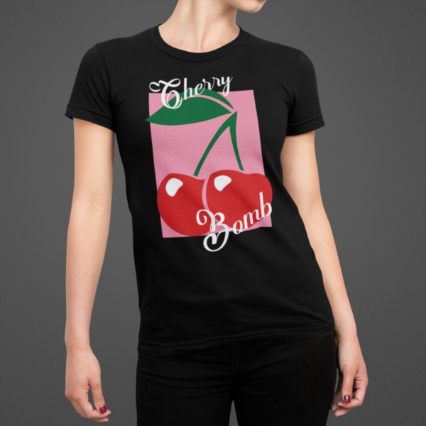 t-shirt-mockup-of-a-woman-posing-with-cropped-face-87-el (50) Playera Dama 100% Algodón de Alta Calidad, Cuello Redondo y Cuello "V", en colores Blanco y Negro con impresionante estampado.